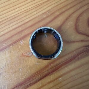 Oura Ring - Gen 3 Heritage - Size 8 - Gold